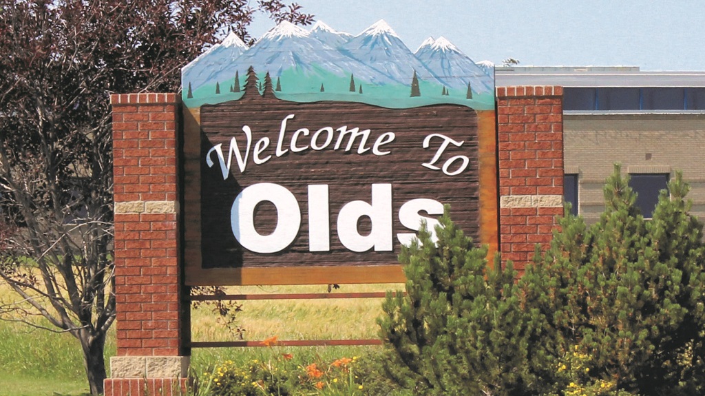 Town of Olds sign
